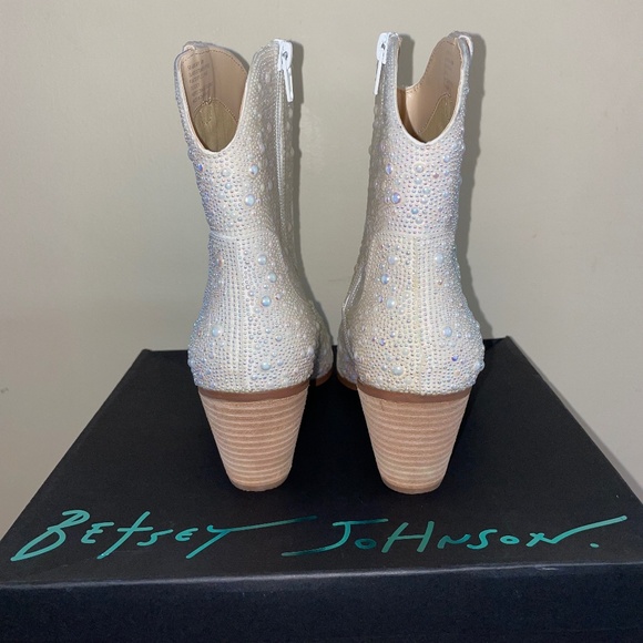 NIB NWT Betsey Johnson Pearl Studded Emory Low Boots - Picture 2 of 14